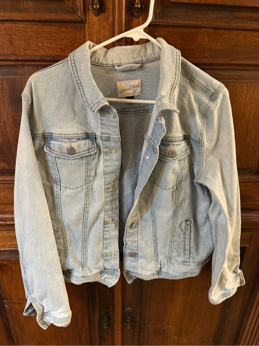 Universal Thread Womens Denim Jacket Light Blue Distressed Trucker Sz Large